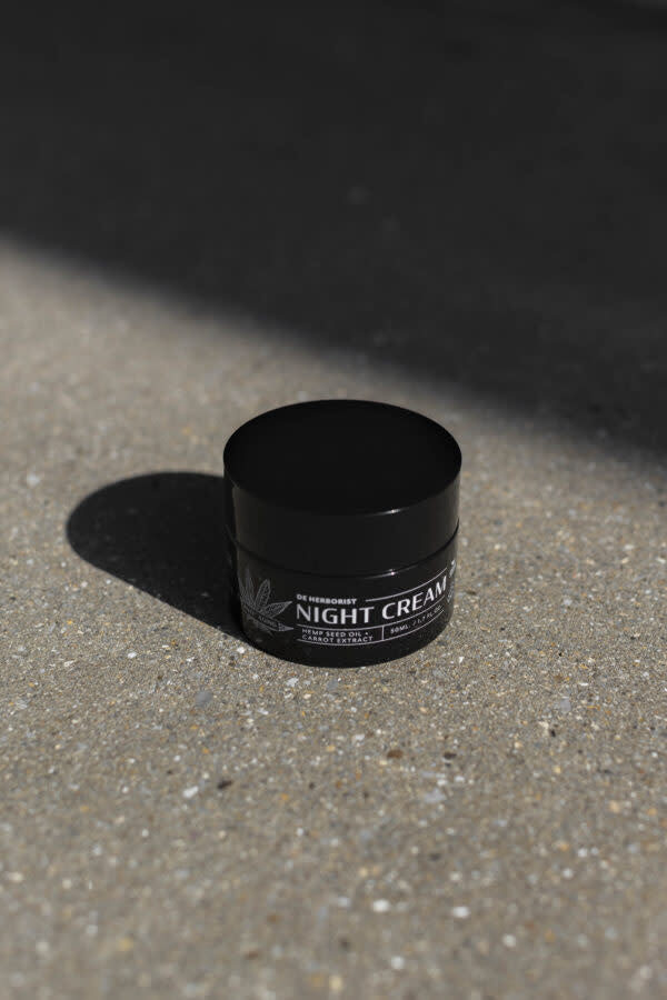 Crème de nuit anti-âge De Herborist | 50 ml - Pour les peaux qui ont besoin de se régénérer, de se nourrir et de se détendre pendant la nuit.